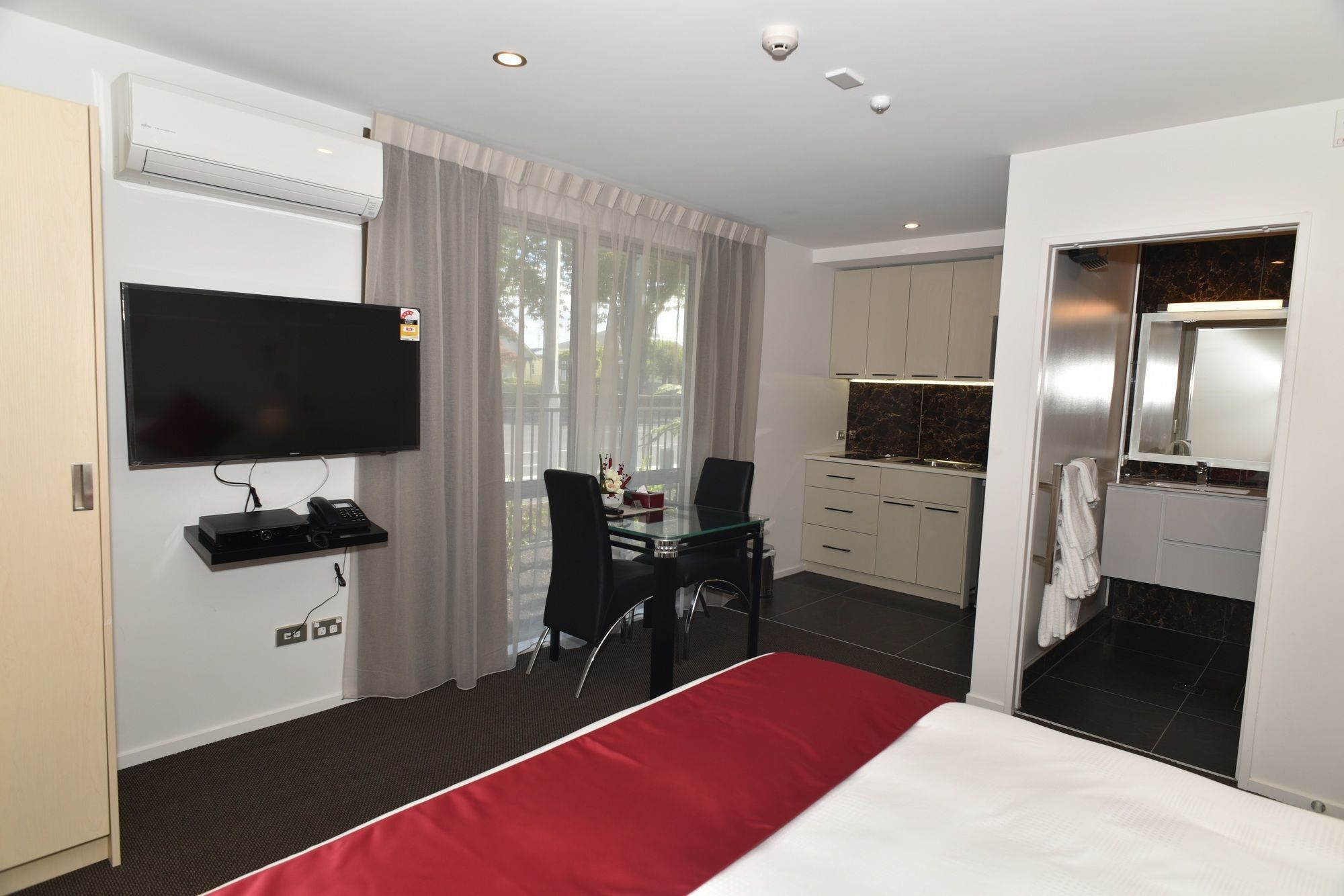 Bealey Plaza Motel Christchurch Eksteriør bilde A typical studio apartment